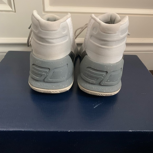 Youth Stephen Curry 3’s Basketball Shoes - Picture 4 of 7